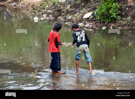 Two Young Boys In Bath Hi Res Stock Photography And Images Alamy