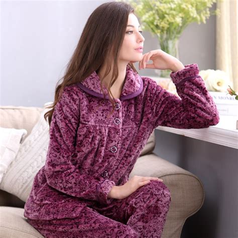 The New Super Hot Winter Warm Ms Flannel Pajamas Woman Autumn Coral