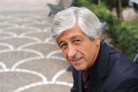 Giovanni gianni rivera (italian pronunciation: Gianni Rivera: il campionato che verrà - iO Donna