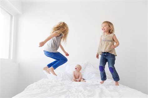 10 Simple Tips For Photographing Your Child Jumping On The Bed