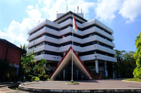 Simak! Inilah 10 Kampus Terbaik di Luar Pulau Jawa 2020