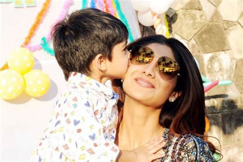 Shilpa Shetty S Son Viaan Makes His Debut On Small Screen Inuth