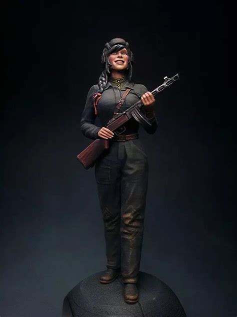 Buy 116 Scale Ww2 Soviet Female Soldier Holding