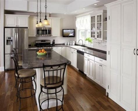 Create a casual dining area. Breathtaking 25+ Beautiful Small L-shaped White Kitchens ...