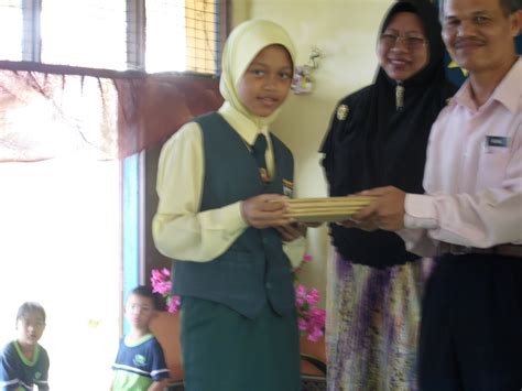 Selain itu, kemalangan jalan raya juga disebabkan oleh pengguna jalan raya yang membawa muatan melebihi had yang ditetapkan untuk kenderaan tersebut. YANG KURIK ITU KENDI, YANG MERAH ITU SAGA: HARI ANUGERAH ...