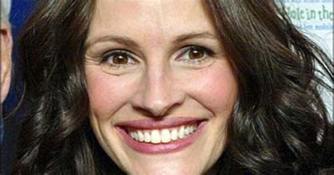 Julia Roberts Famous Smiles Pictures Cbs News