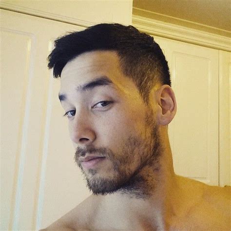 You can opt for a scruffy goatee or go with a chin strap, it's one of our top beards without mustaches. awesome 50 Examples of Smart Patchy Beards - Make It Neat ...