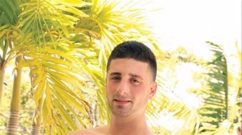 Omg He S Naked Mtv S Real World Contestant Mike Crescenzo Omg Blog My