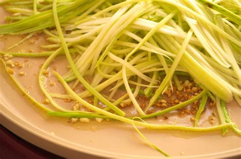 Is zucchini pasta keto friendly. Parmesan Garlic Keto-Friendly Zoodles (WITH NUTRITION INFO ...