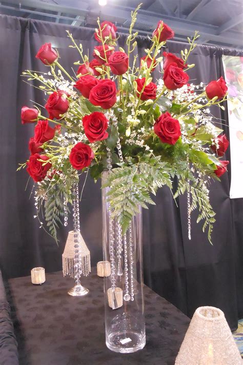 Pin By Debra Powell On Flowers Red Rose Arrangements Wedding Table