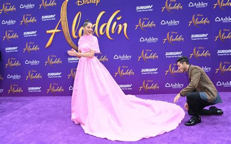 Mena Massoud And Naomi Scott At The Aladdin Premiere 2019 Popsugar Middle East Celebrity And