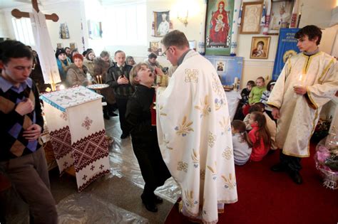 A Flock Grows Right At Home For A Priest In Ukraine The New York Times