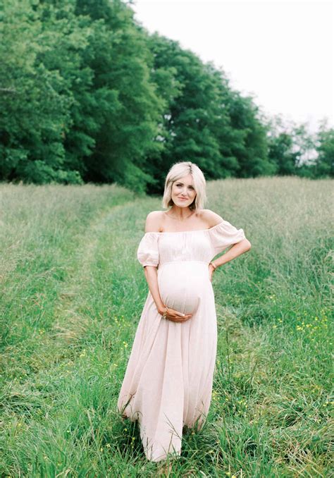 our maternity photos what to wear to your maternity photoshoot loverly grey