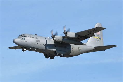 Vidéo Le Looping Spectaculaire Dun Lockheed Martin C 130j Hercules à