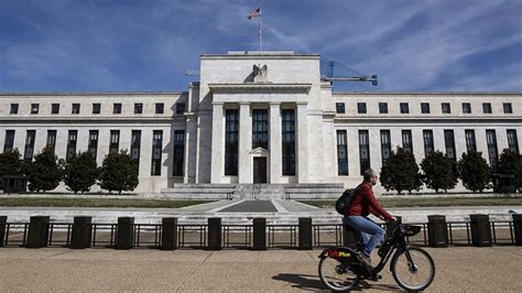 Перевод слова fed, американское и британское произношение, транскрипция, словосочетания, однокоренные слова, примеры использования. US Fed cuts interest rates but gives mixed signals on next ...