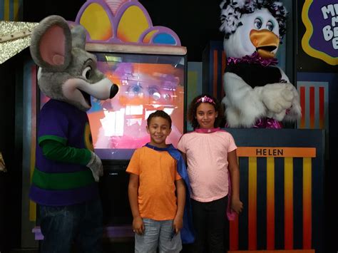 7 Reasons A Chuck E Cheese Birthday Party Rocks Funtastic Life