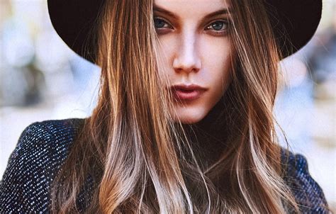 Обои взгляд девушка крупный план лицо модель портрет шляпа макияж прическа пальто боке