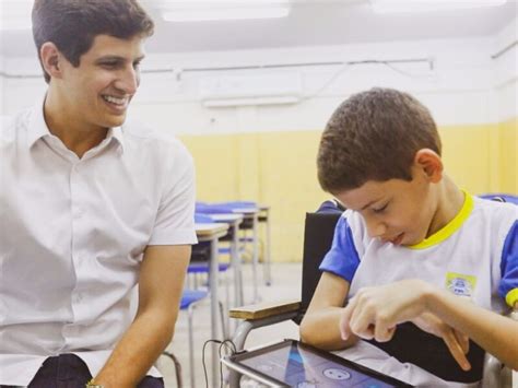 Projeto De João Campos Vai Ampliar Inclusão Digital Nas Escolas