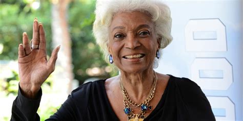 Nichelle Nichols Of Star Trek Fame Caught In The Middle Of