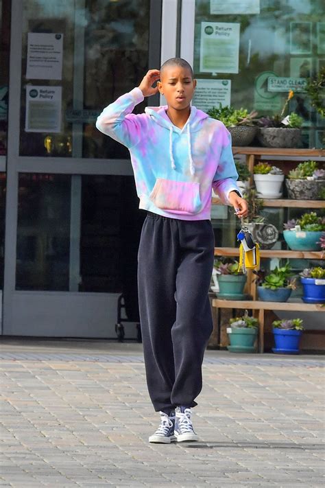 Willow Smith Leaves Whole Foods In Malibu 03282020 Willow Smith