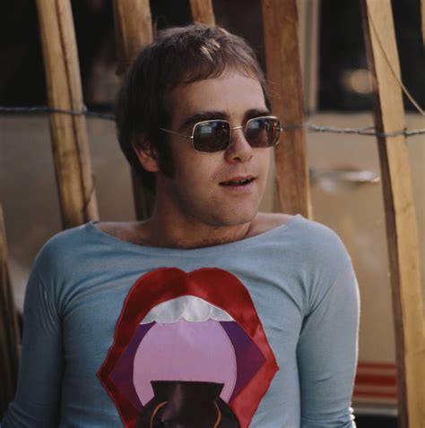 Elton John Young 30 Amazing Color Photographs Of A Young Elton John