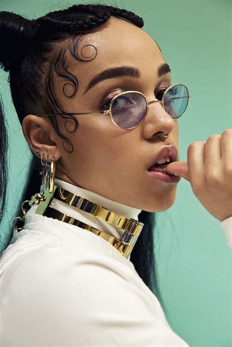 Face Reference By Mika Leith In 2020 Glasses Fashion Women Fka Twigs