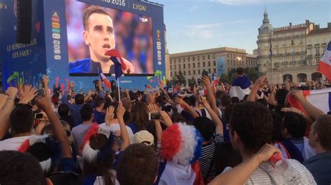 À marseille (stade vélodrome) : La Marseillaise Euro 2016 France Allemagne Fan Zone Lyon ...