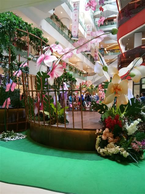 Berjalan Ke Bunga Bunga Raya Sunway Putra Mall