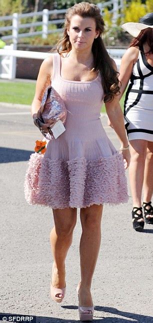 Grand National 2011 Coleen Rooney Looks Pretty In Pink At Aintree Ladies Day Daily Mail Online