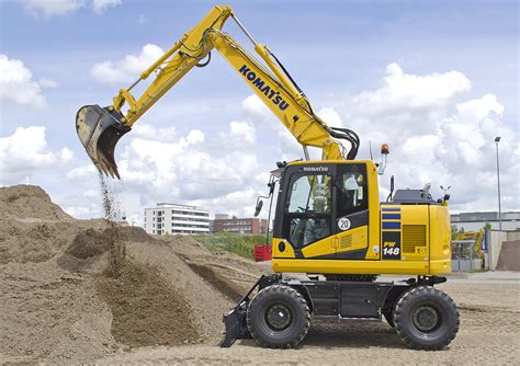 Wheeled Excavators Meet An Important Market Need Machinery Movers