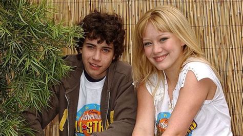 Lizzie Mcguire Hilary Duff Shares First Photo With Adam Lamberg As Gordo In Disney Reboot