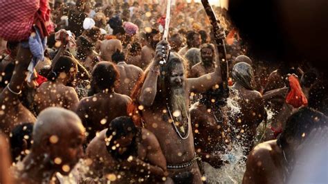 In Pictures Kumbh Melas Holiest Day Bbc News