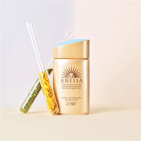 Kemasan wardah sunscreen mempunyai bentuk tube, wardah sunscreen gel spf 30 terbuat dari bahan plastik yang memudahkan saat ingin dapat dikatakan pa+++ merupakan kandungan yang dapat menangkal sinar uva sehingga mencegah datangnya penuaan dini pada kulit wajah. Kulit Nyaman Terlindungi selama Beraktivitas dengan Anessa