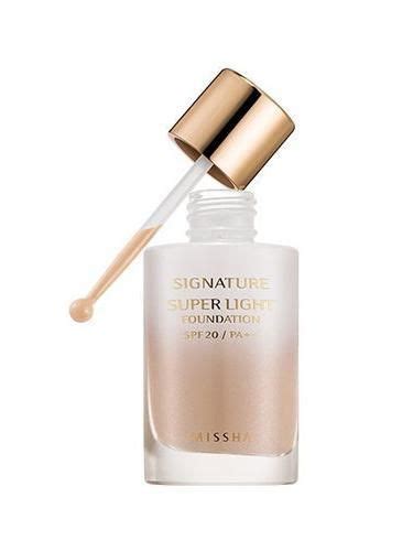 Selain itu, pilih foundation yang bisa menutupi kerutan dan membuat kulit lebih kenyal. 10 Rekomendasi Foundation untuk Kulit Kering