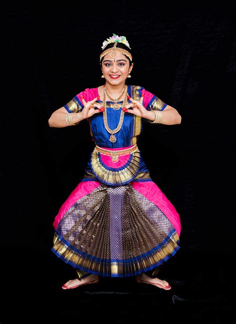 Originally a temple dance for women, bharatanatyam often is used to express hindu religious stories and devotions. Bharatanatyam - Indian Classical Dance | DARS Photography