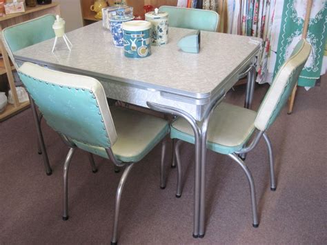 Retro Style Kitchen Table And Chairs Pin By Karen Fitz On New Place
