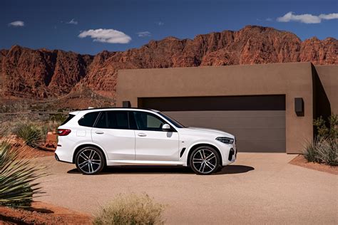 The 2019 bmw x5 comes available with numerous package options. 2019 BMW X5: Mid-Size Crossover, Full-Size Grille - The Drive