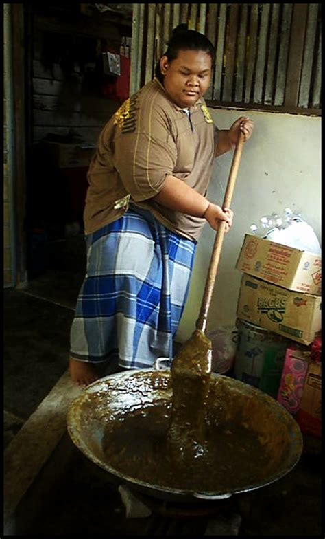 Saya baru sahaja melakukan pembedahan tonsil dan ini adalah hari ketiga saya , adakah normal anak tekak saya bengkak , dan saya masih mengalami kesukaran bernafas. Jeritan Anak Tekak: :: Dodol Si Bujang Sepai