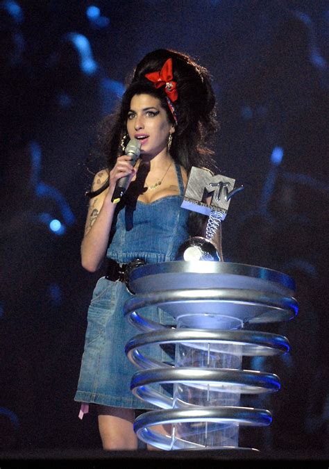 Better Times Amy Winehouses 25 Most Memorable Moments Amy Winehouse