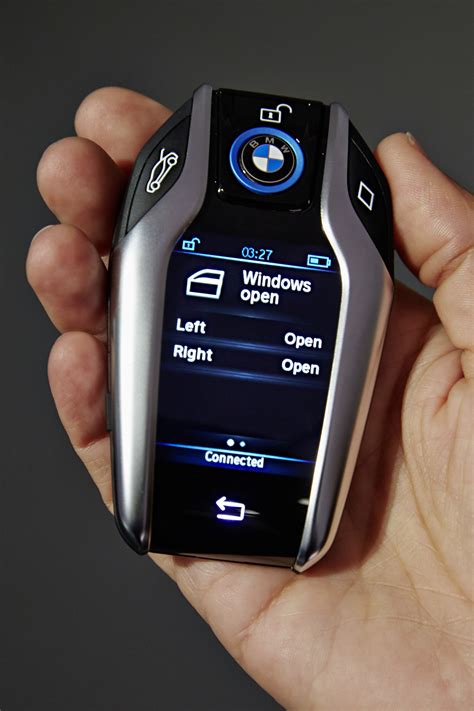 I8 Key Fob With 22 Display Brought Out By Bmw At 2015 Ces Autoevolution