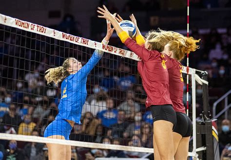 With Loss To Crosstown Rival Usc Womens Volleyball Drops To Nd In Pac Daily Bruin