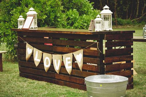 Diy ideas for retransform pallets into something useful. 15 Awesome DIY Outside Bar Ideas