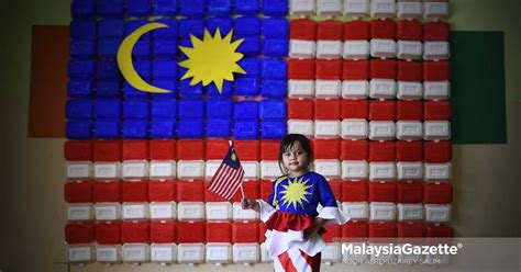 Bendera Malaysia Bentuk Hati Tahukah Anda Siapa Pencipta Bendera