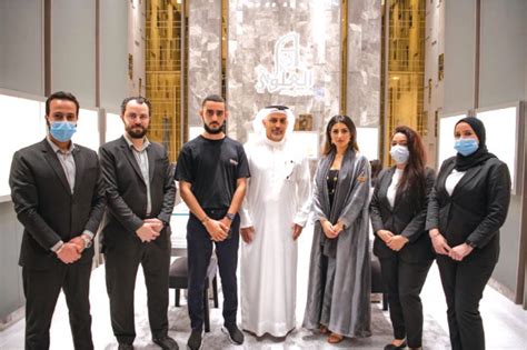 يشار إلى أن الفنانة المهرة البحرينية اعتذرت هذا العام عن المشاركة في الدراما الرمضانية؛ بسبب انشغالها بتربية طفلها خصوصًا بعد إلقاء القبض على زوجها. المهرة البحرينية تفتتح الفرع الجديد لمجوهرات العلوي بمجمع ...