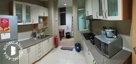 4 bedroom house, renting small room for single person with private entrance through the backyard. Single room for rent with Balcony CHEAP Price at Taragon ...