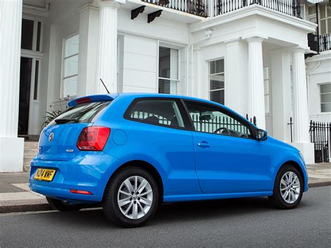 It is sold in europe and other markets worldwide in hatchback, sedan and estate variants. VOLKSWAGEN Polo 3 Doors specs & photos - 2014, 2015, 2016 ...