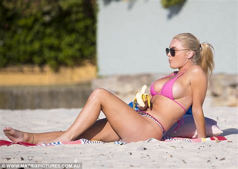 Zilda Williams Dons Very Skimpy Bikini As She Frolics At The Beach In Sydney Daily Mail Online