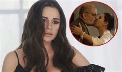 Merve özbey'in dillere destan kına gecesi | gel konuşalim. Merve Özbey'in babası hayatını kaybetti