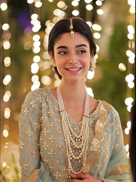 Sarah, a renowned pakistani actress, and model began her acting career back in 2012. Noor Khan Pics from Sister Sarah Khan Wedding | Showbiz Hut