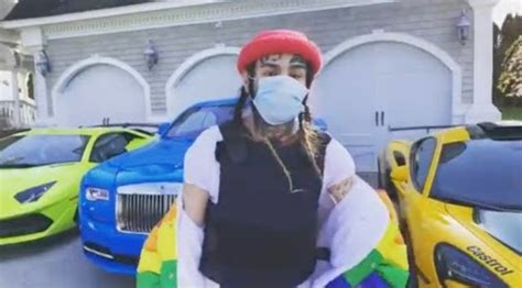 Tekashi 6ix9ine Drives Out In Florida In A Normal Black Painted